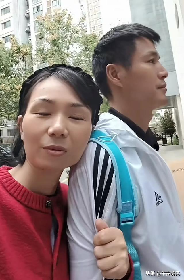 42岁抗癌博主“杨美美”去世42岁抗癌博主杨美美离世，生命虽短暂却闪耀出无尽勇气与希望