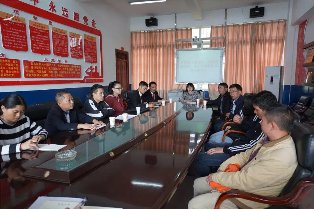 戴恐怖面具吓人犯法吗戴恐怖面具吓人是否犯法？深入了解相关法规与道德准则
